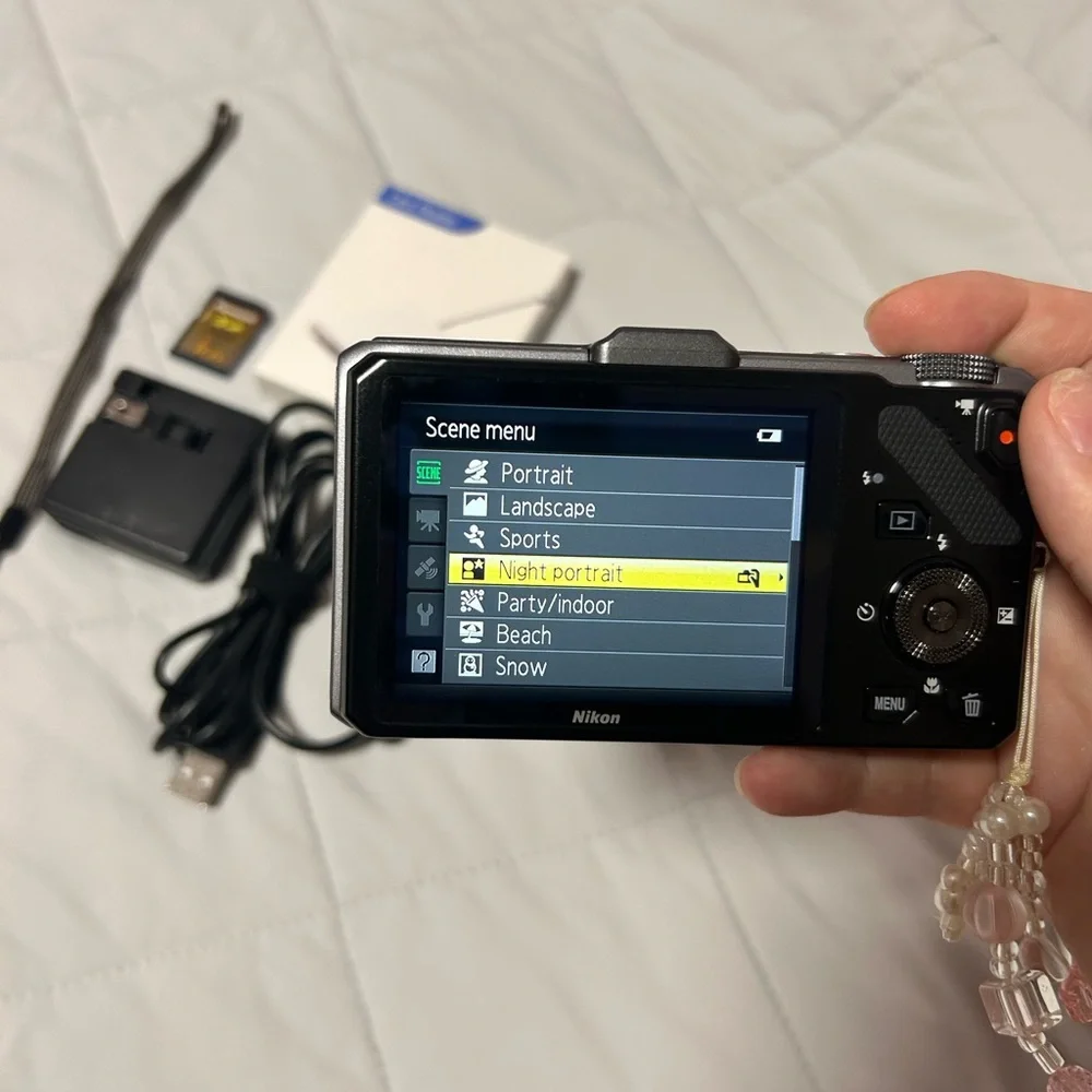 Nikon Coolpix S9300